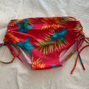 Great condition! Perfect for yoga/swimming